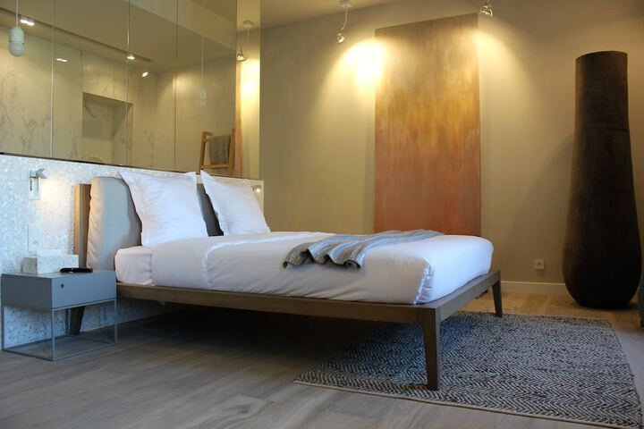 Room 8 of 44