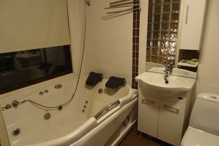 Hot Tub 21 of 29
