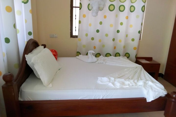 Room 7 of 30