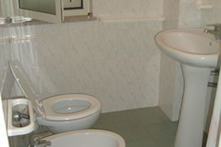 Room 4 of 23