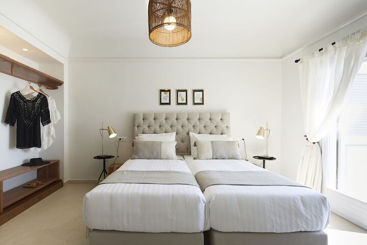 Room 17 of 295