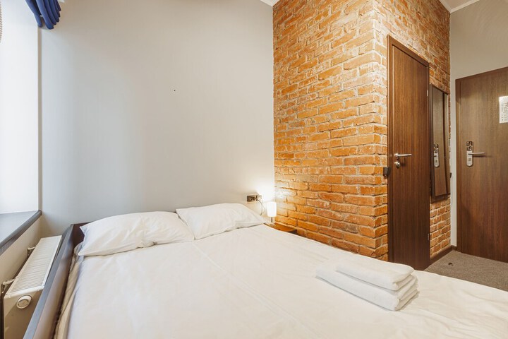 Room 2 of 22
