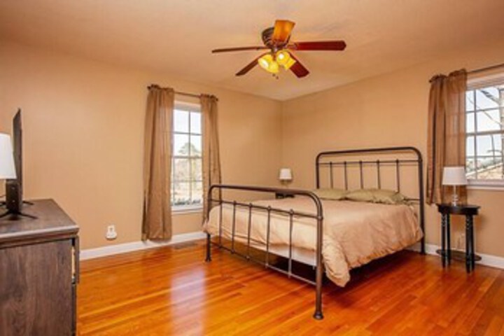 Room 33 of 33
