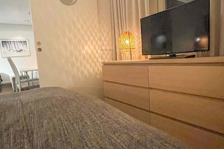 Room 369 of 865