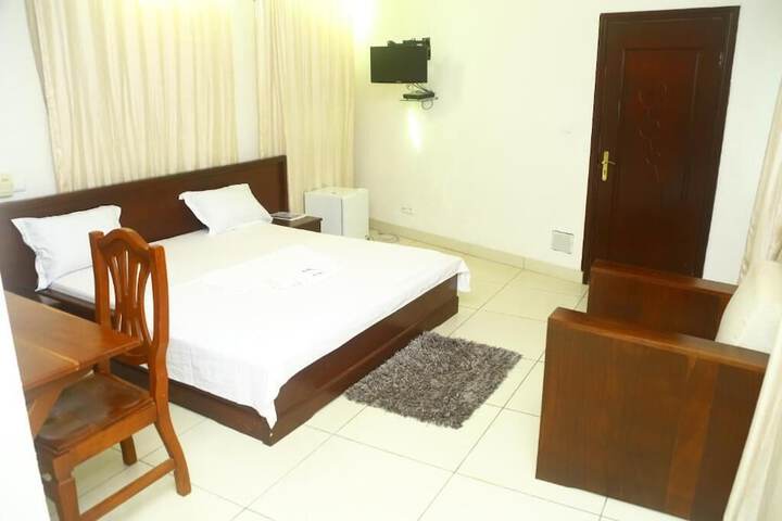Room 9 of 156