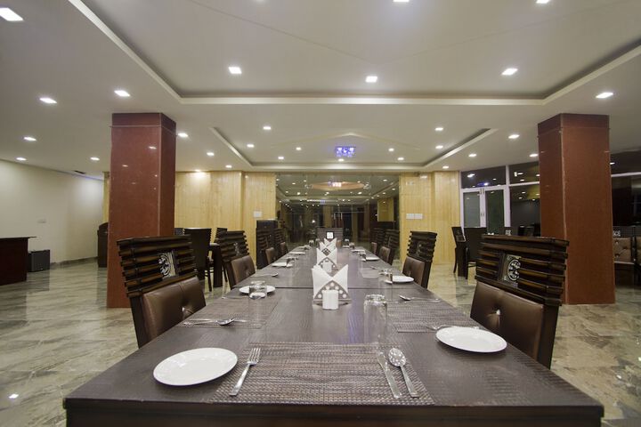Dining 50 of 64
