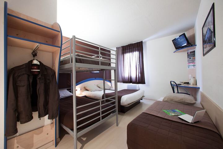 Room 10 of 47