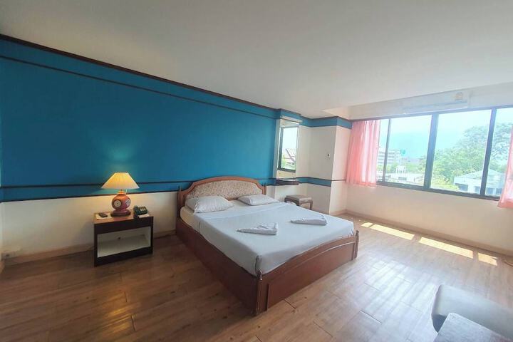 Room 70 of 147