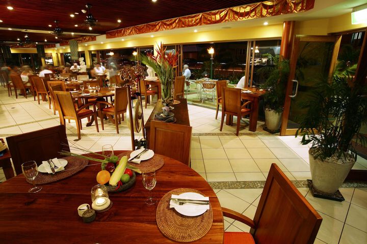 Dining 39 of 50