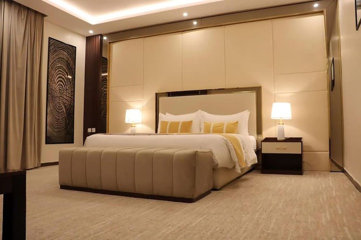 Room 6 of 29