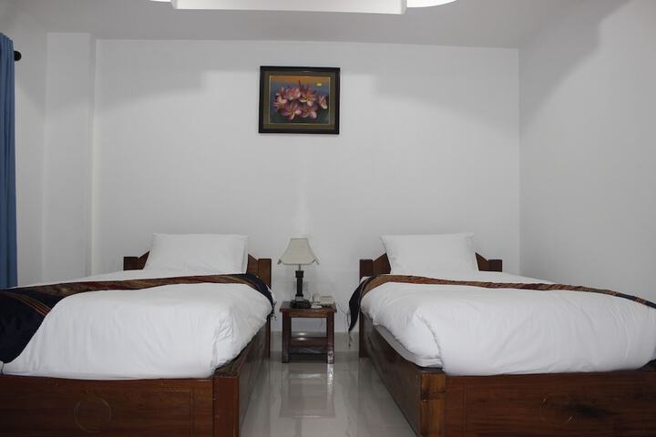 Room 6 of 34