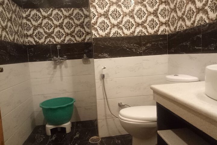Room 53 of 61
