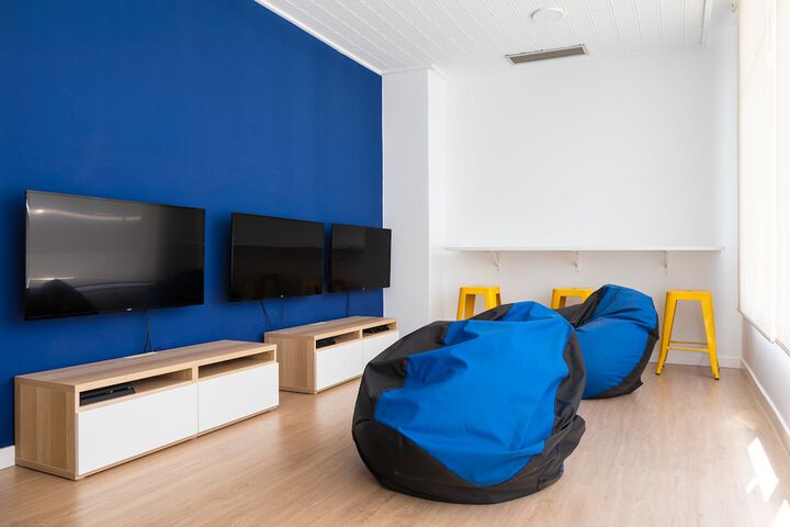 Room 15 of 36