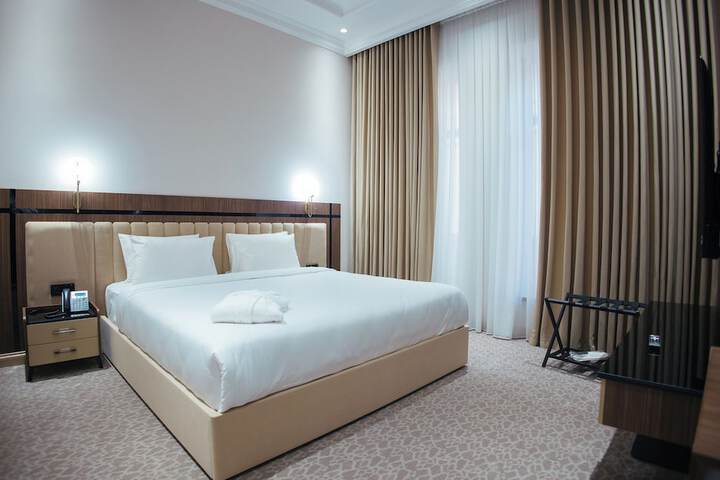 Room 4 of 61