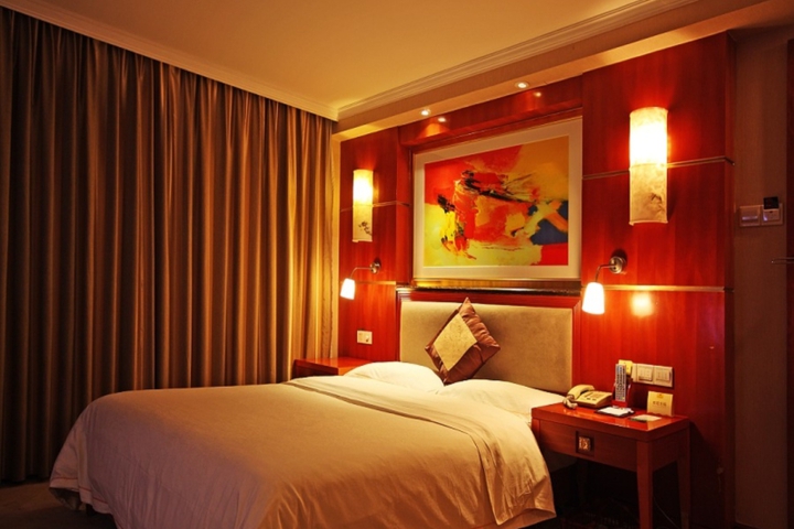 Room 7 of 14