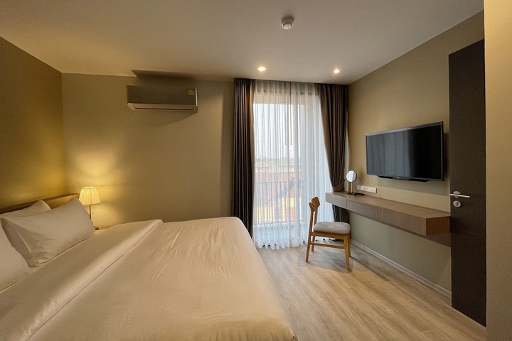 Room 7 of 80