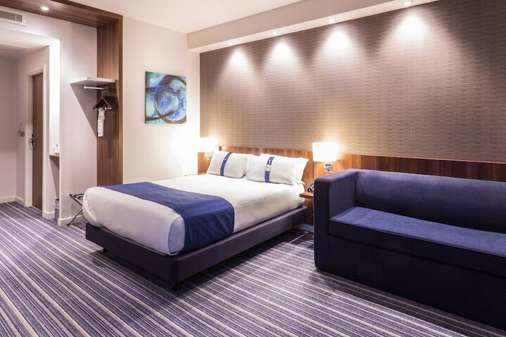 Room 21 of 65