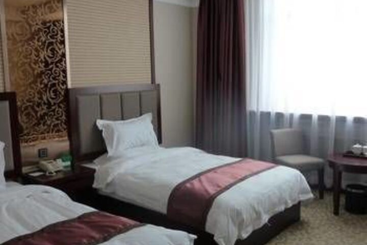 Room 10 of 17