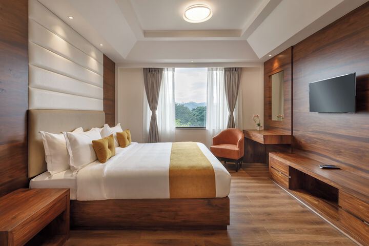 Room 25 of 63