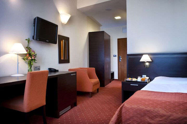 Room 19 of 56