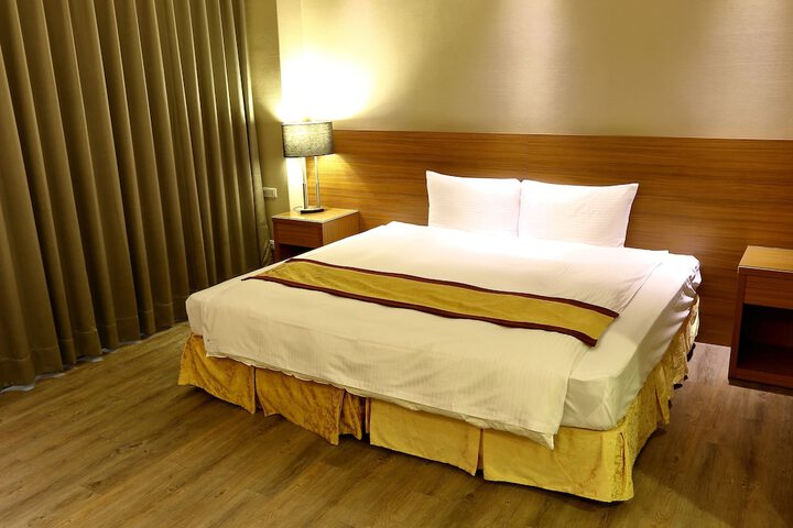 Room 4 of 30