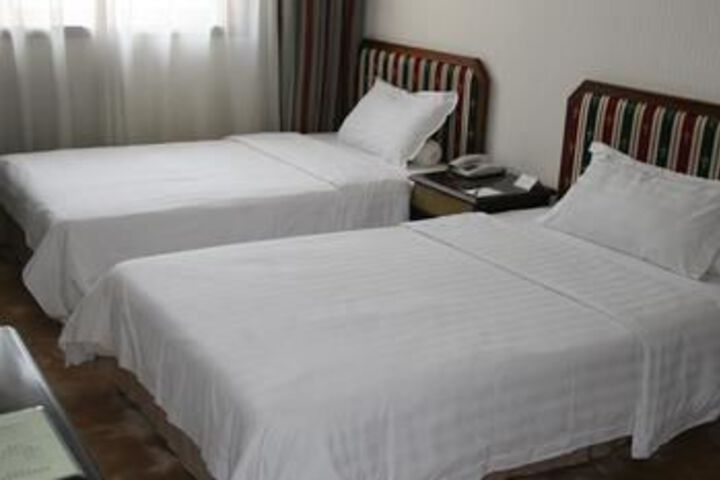 Room 13 of 31