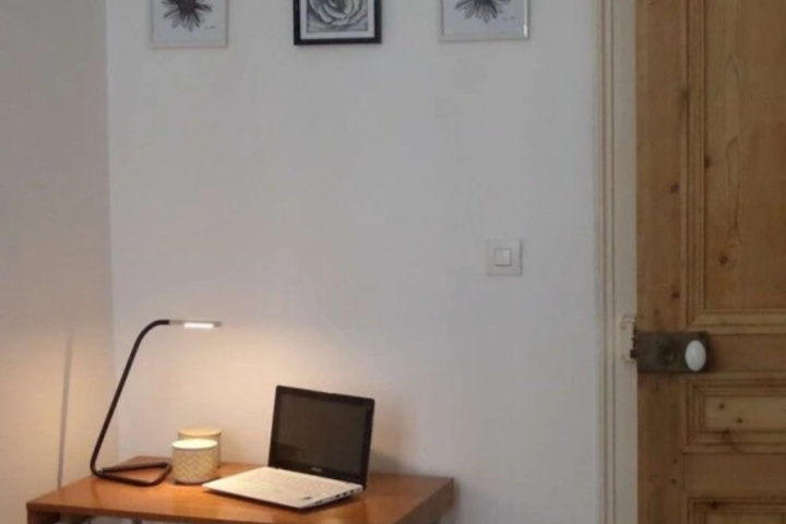 Room 5 of 8