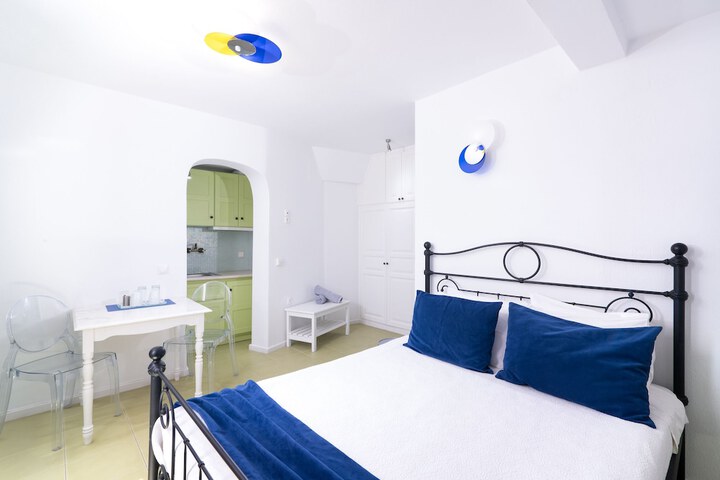 Room 3 of 84