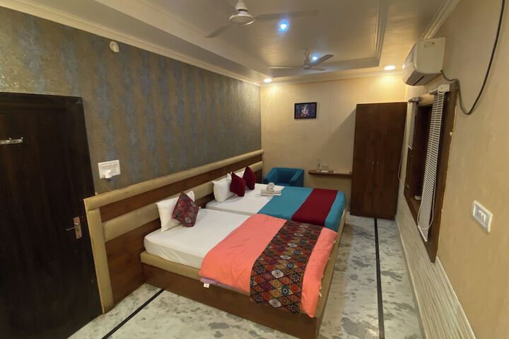 Room 23 of 58