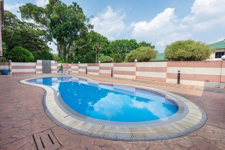 Hotel with Pool