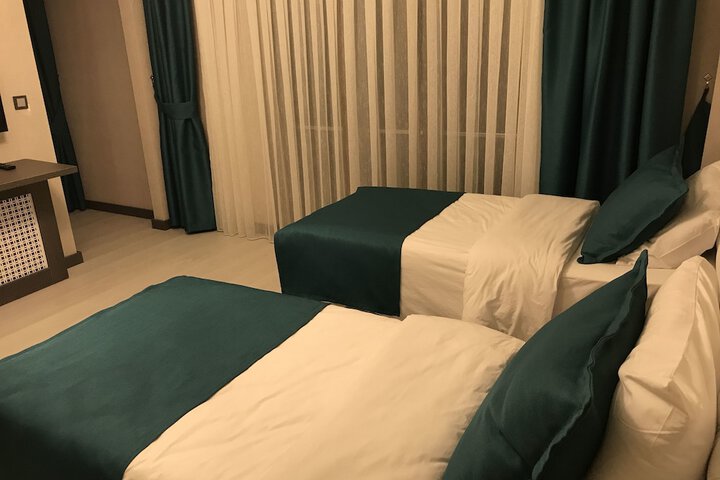 Room 6 of 15
