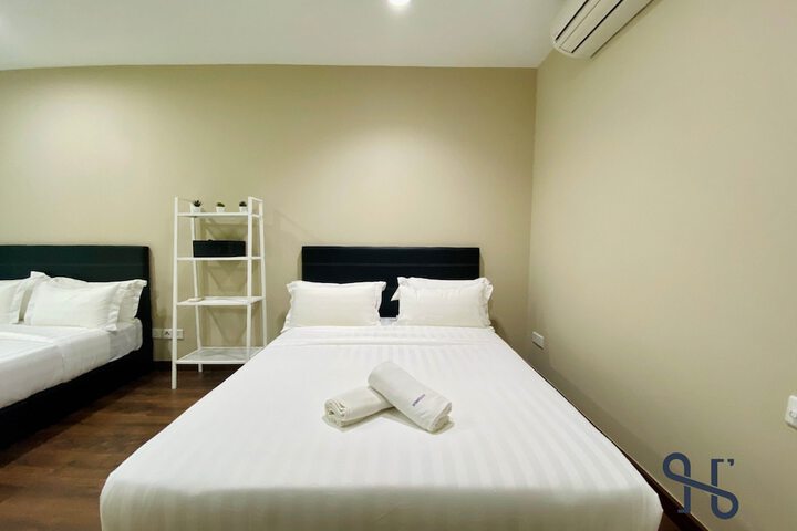 Room 2 of 326