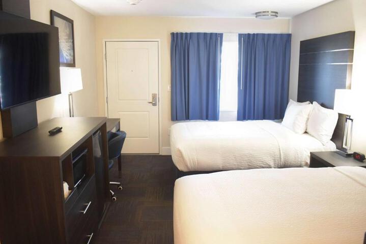 2 Double Beds (1 of 6)