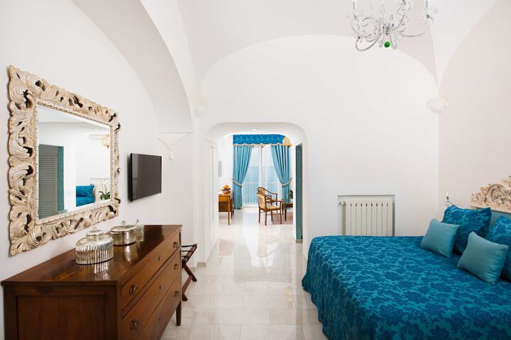 Room 5 of 62