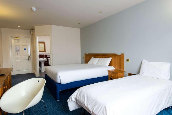 Room 1 of 4