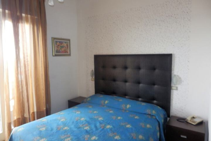 Room 9 of 49