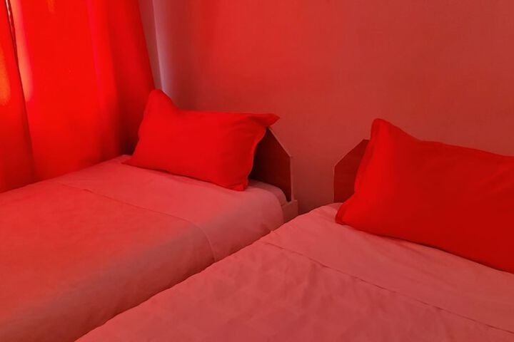 Room 4 of 7