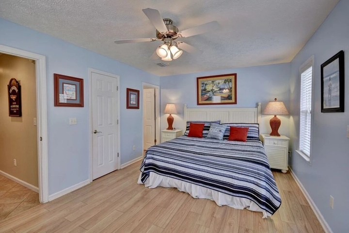 Room 5 of 20