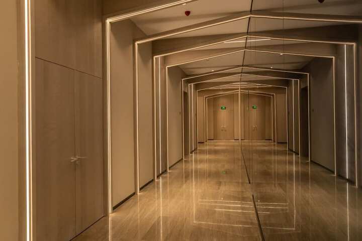 Ballroom/Hall 22 of 24