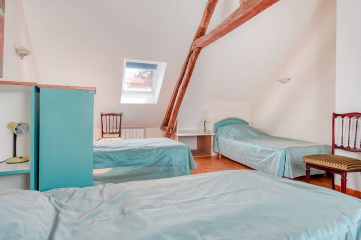 Room 9 of 40