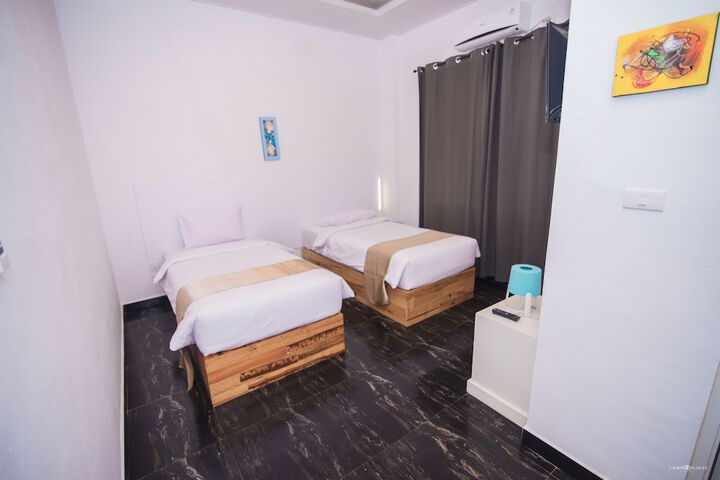 Room 17 of 30