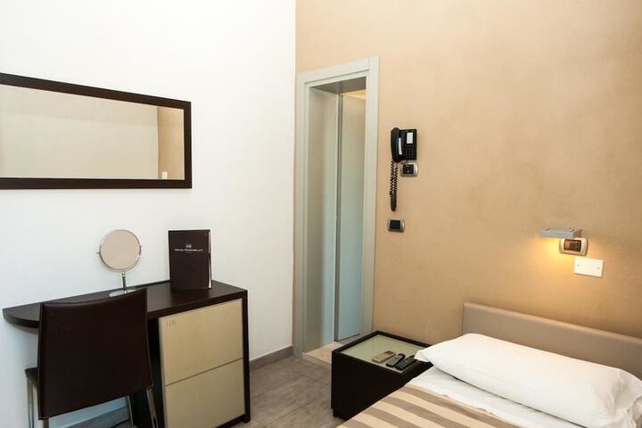 Room 14 of 53