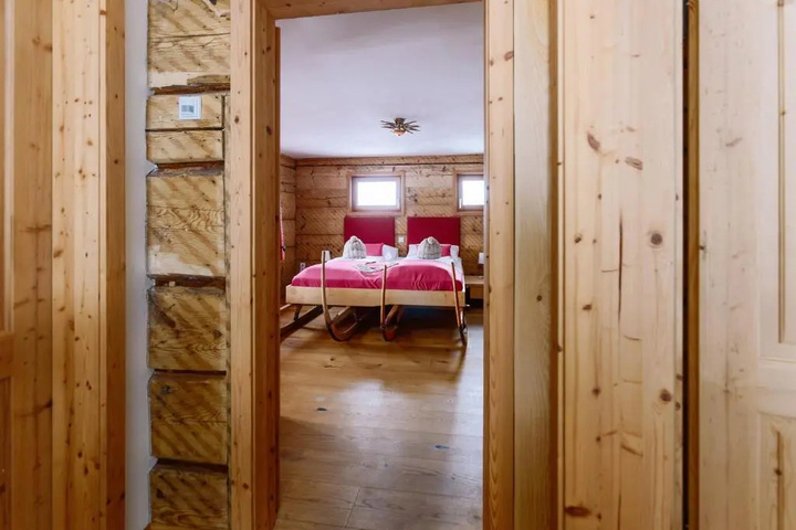 Room 5 of 29