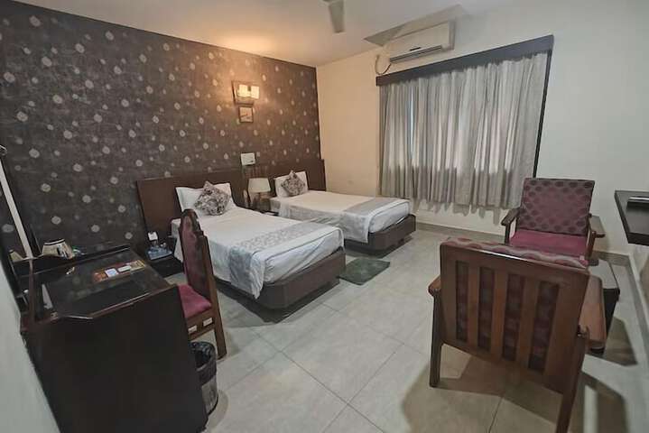 Room 18 of 126