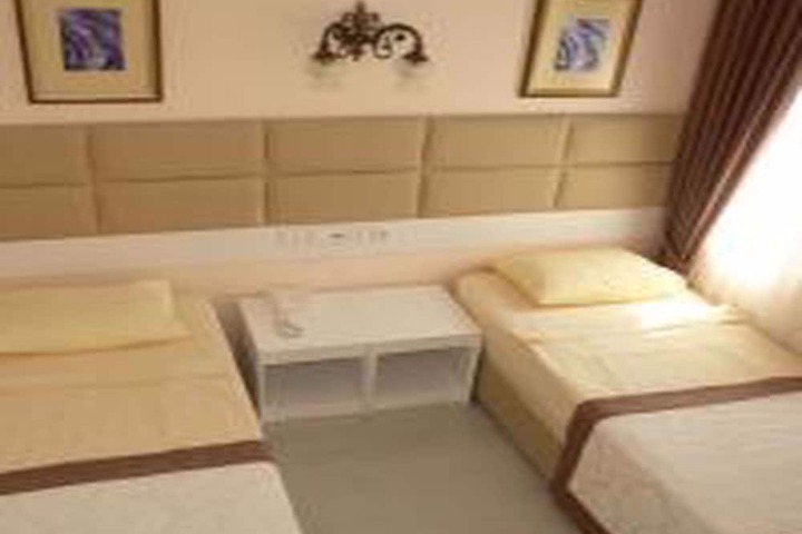 Room 8 of 27