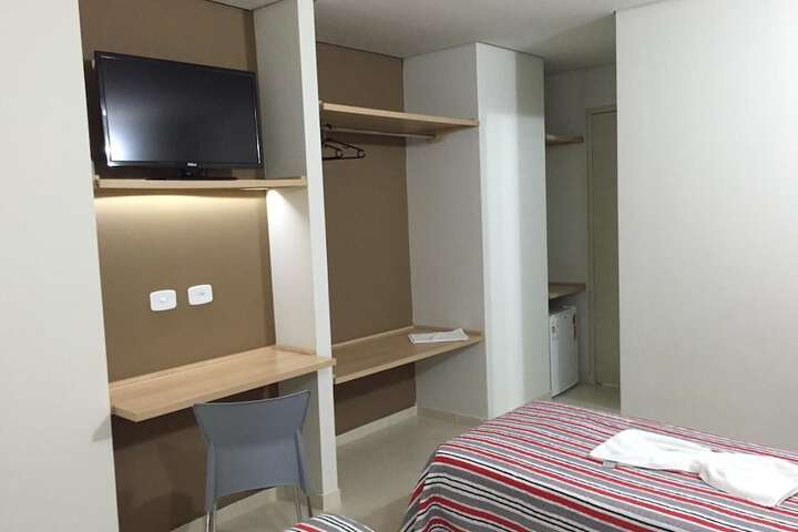 Room 21 of 40