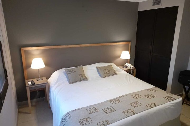Room 3 of 6
