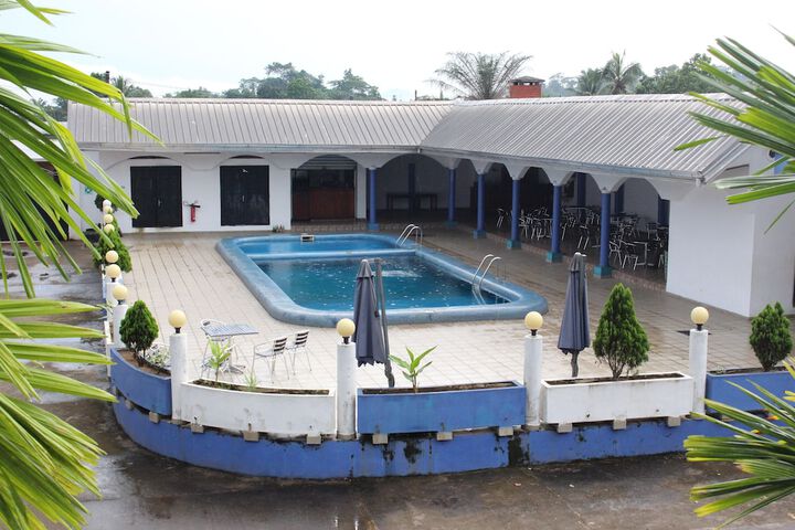 Pool 41 of 56