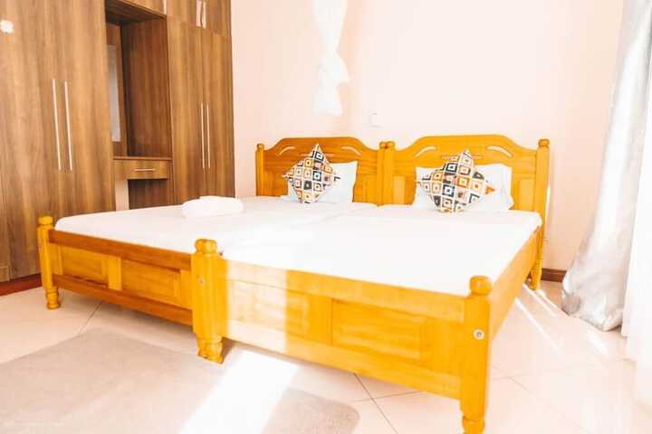 Room 42 of 190