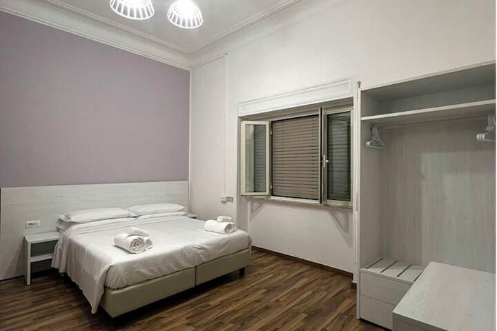 Room 6 of 24